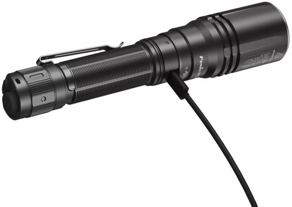 Fenix HT30R Hvit laser lykt - 500 lumen Hvit laser, 1500m