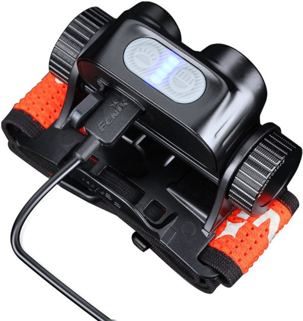 Fenix Hodelykt HM65R-T - 1500 lumen LED lykt