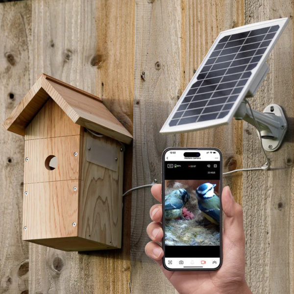 Fuglekasse kamera med solcellepanel