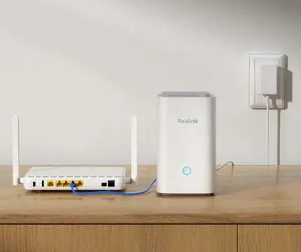 1. Plassèr Reolink Home HUB